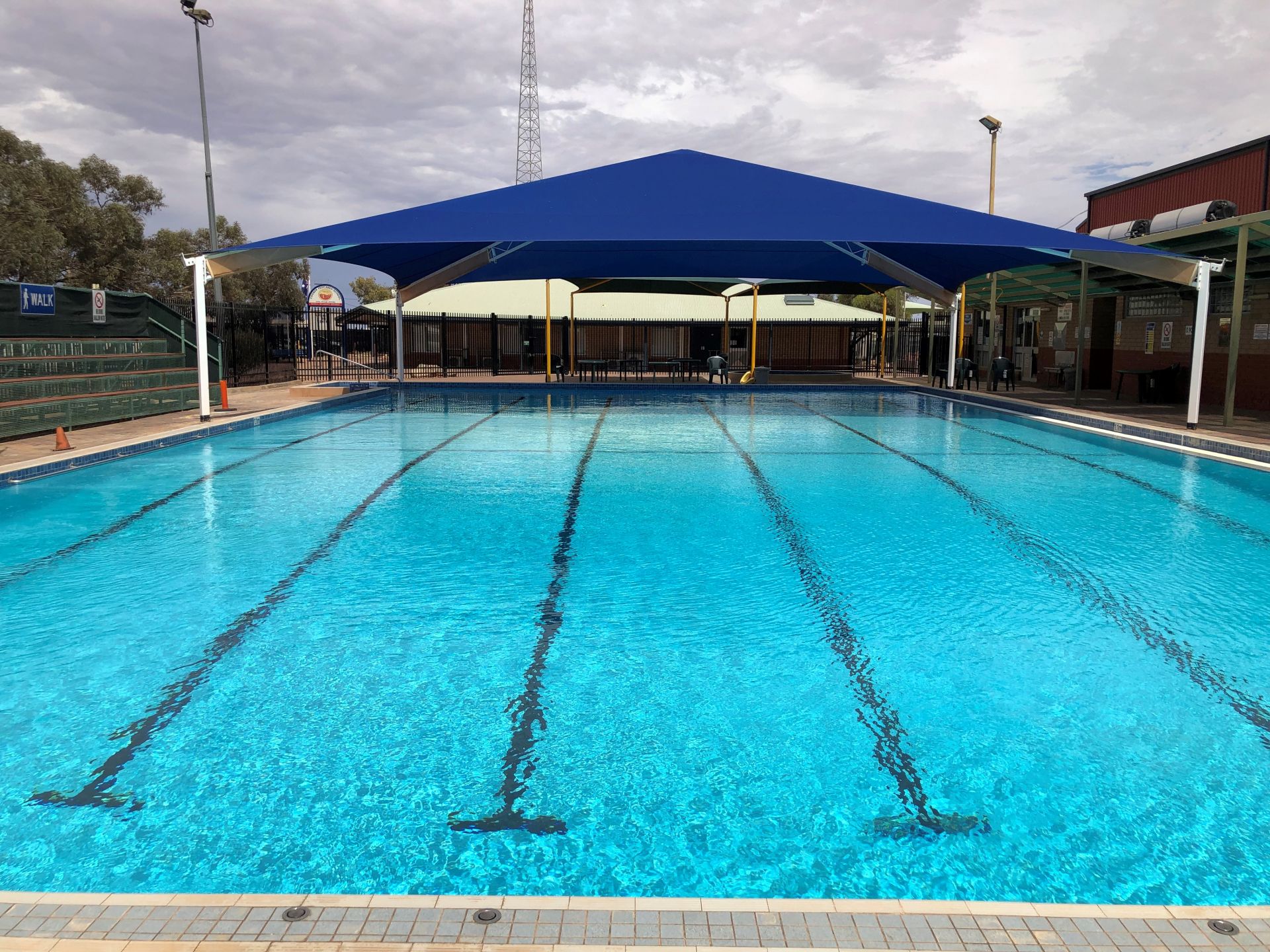 A Warm Pool and a Quiet Legend: Coober Pedy Says Thanks